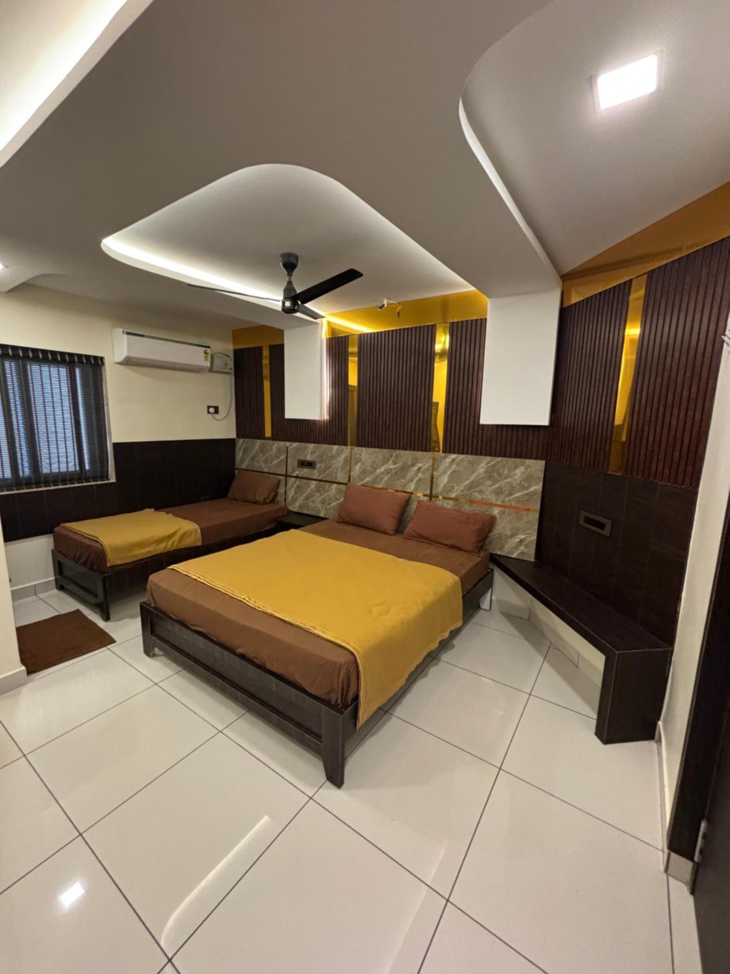 Sundar Lodge Tiruppatur Exterior photo